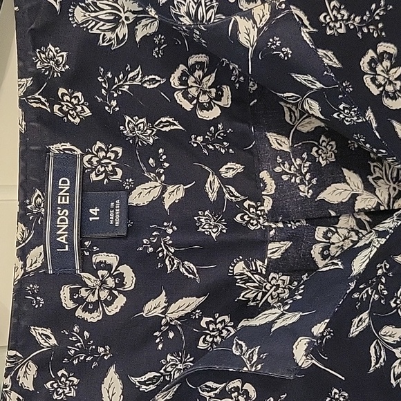 Lands' End Blue And White Flower Pattern Mandarin Collar Blouse. Size 14 - Picture 2 of 7